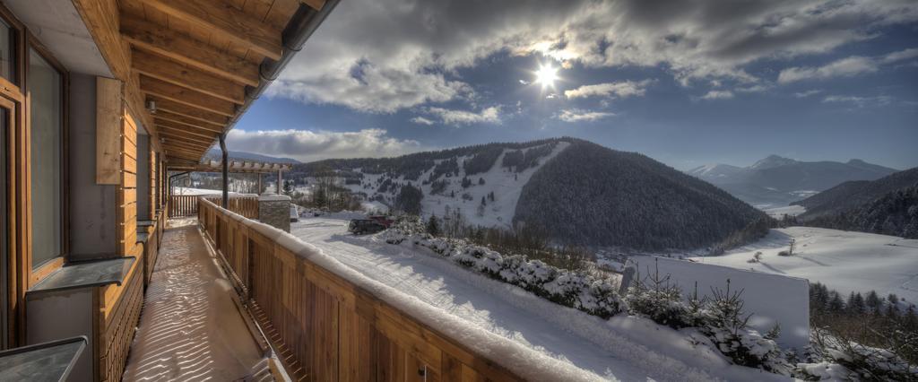 Hotel Havrania Zázrivá エクステリア 写真