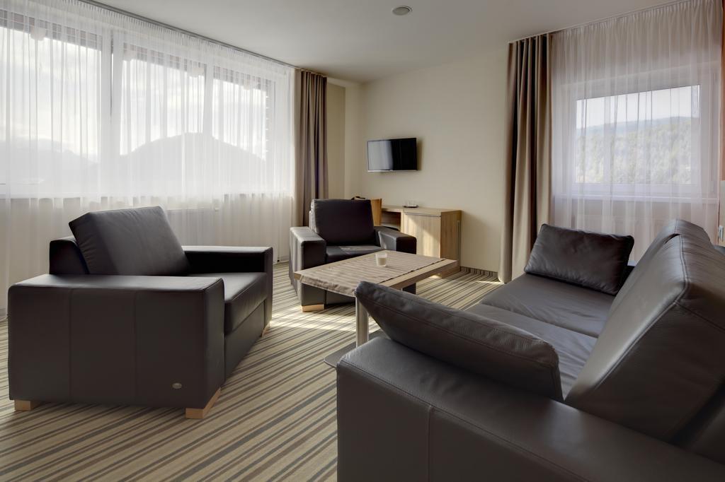 Hotel Havrania Zázrivá エクステリア 写真