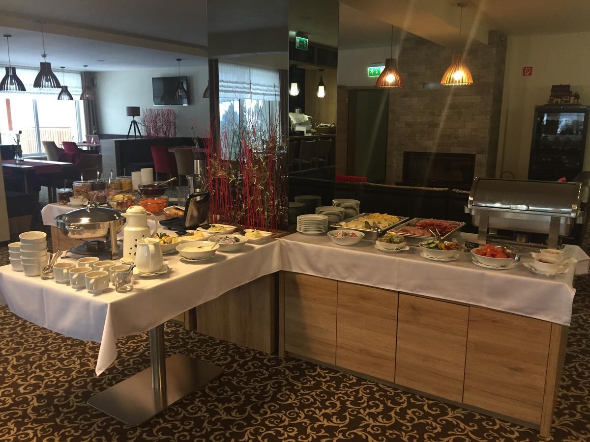 Hotel Havrania Zázrivá エクステリア 写真
